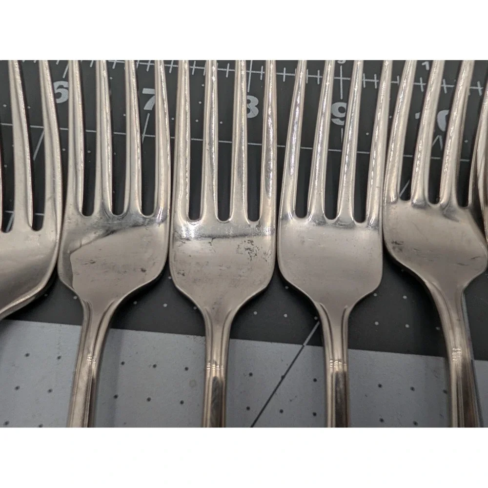 Oneida Flatware Silver Distinction Deluxe Stainless Floral Bouquet 49 Piece Set